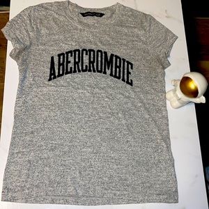 Gray Abercrombie t shirt ✨